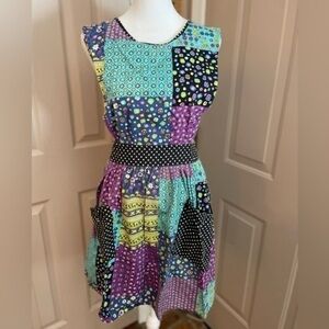 Design House Japanese cotton patchwork 70s apron pinafore house dress w/pockets.